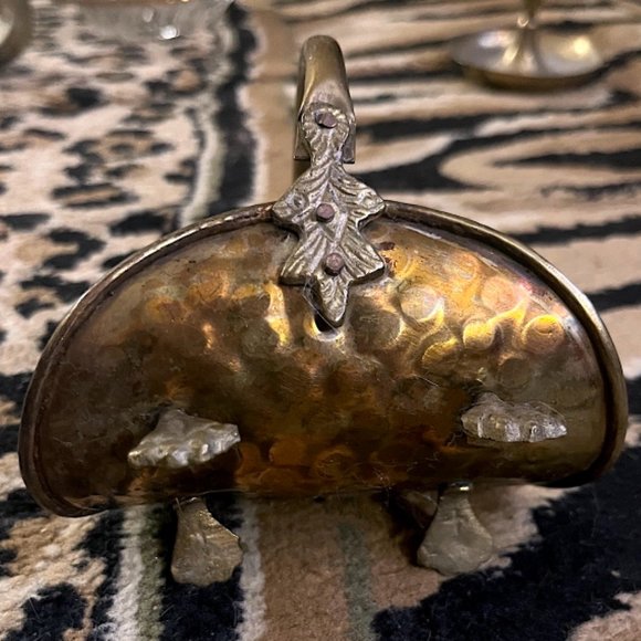 VINTAGE MINI HAMMERED BRASS CARRIER BASKET MADE IN INDIA - Picture 2 of 3